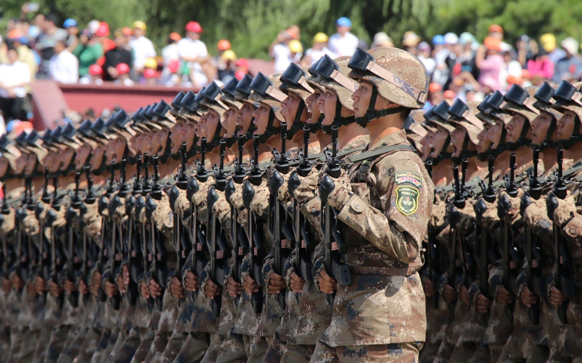 足球比赛中的“彩虹场景”——多元文化的交流平台，足球动作彩虹
