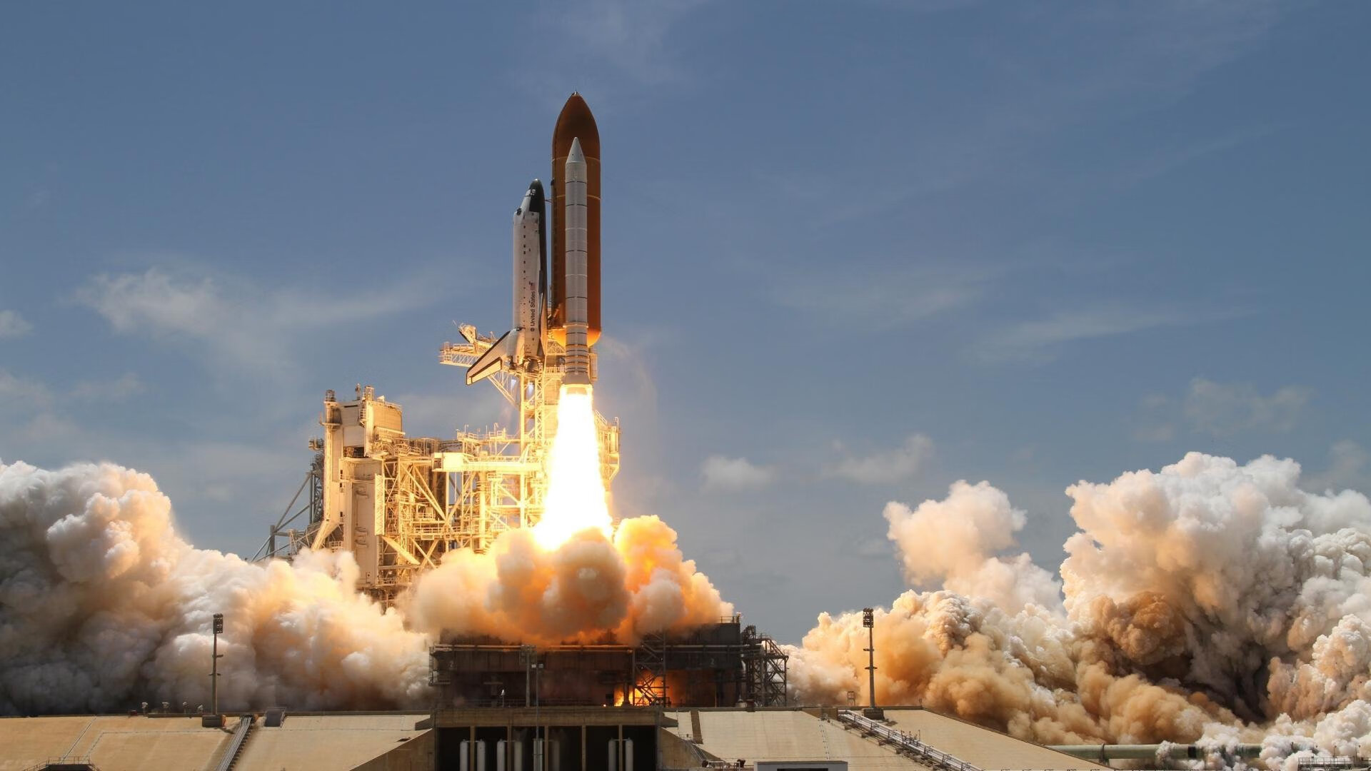 乐鱼体育-斯洛特强调团队合作，提升球队凝聚力，斯洛特强调团队合作,提升球队凝聚力