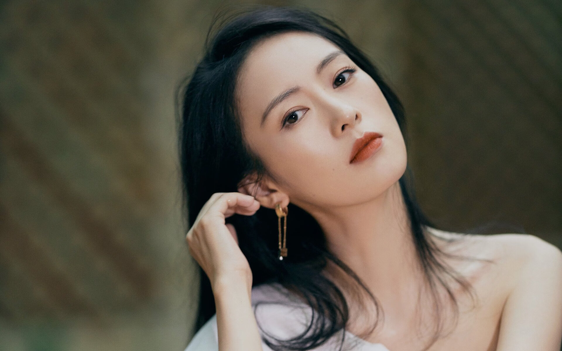 凯莉·麦基翁展现新一代仰泳冠军风范，凯丽-麦基昂