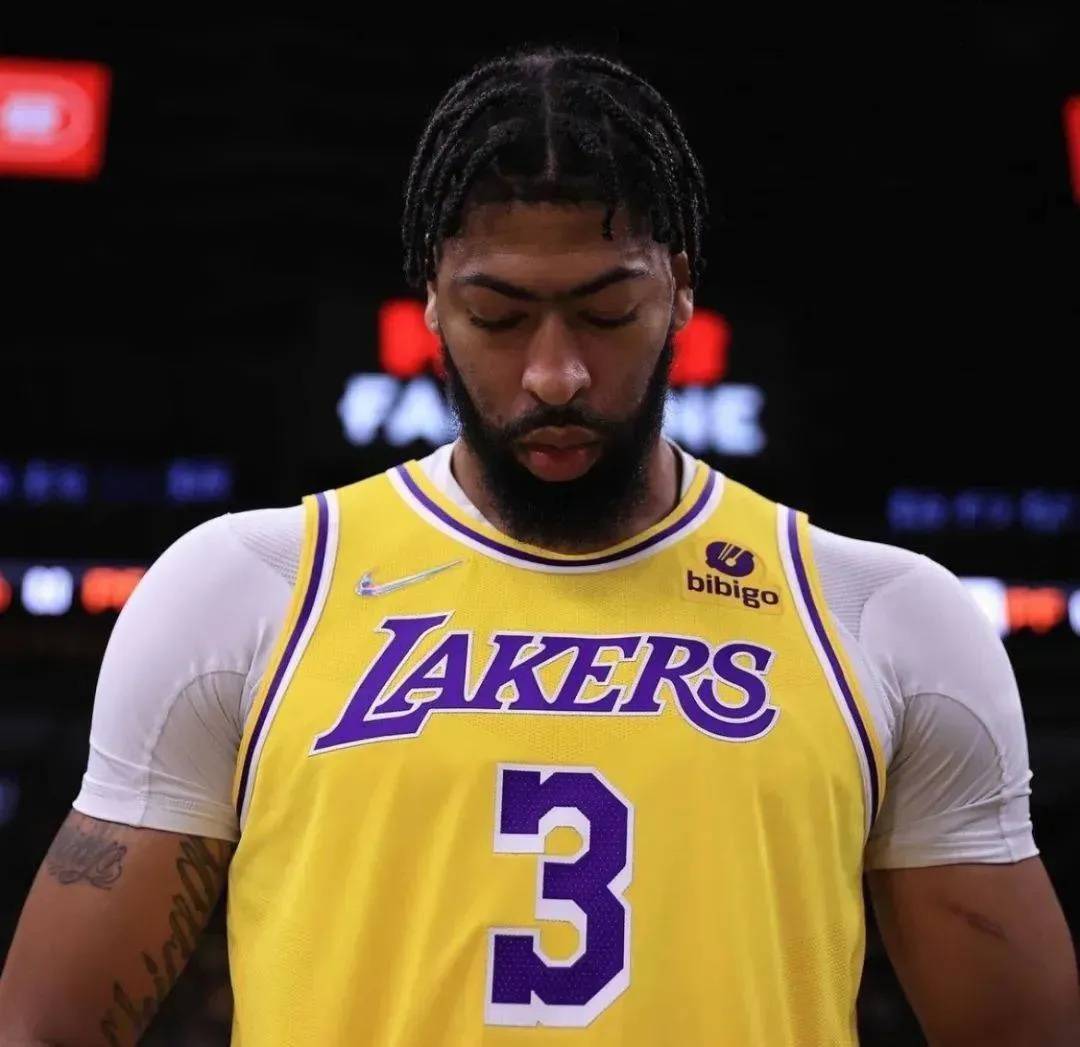 乐鱼体育：湖人队新赛季：戴维斯承诺提升出勤率，减少伤病的简单介绍