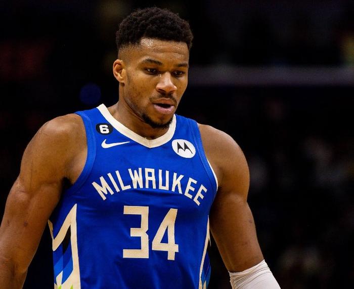 包含乐鱼体育:雄鹿队字母哥:希腊怪兽,统治攻防两端的词条 包含乐鱼体育:雄鹿队字母哥:希腊怪兽,统治攻防两端的词条